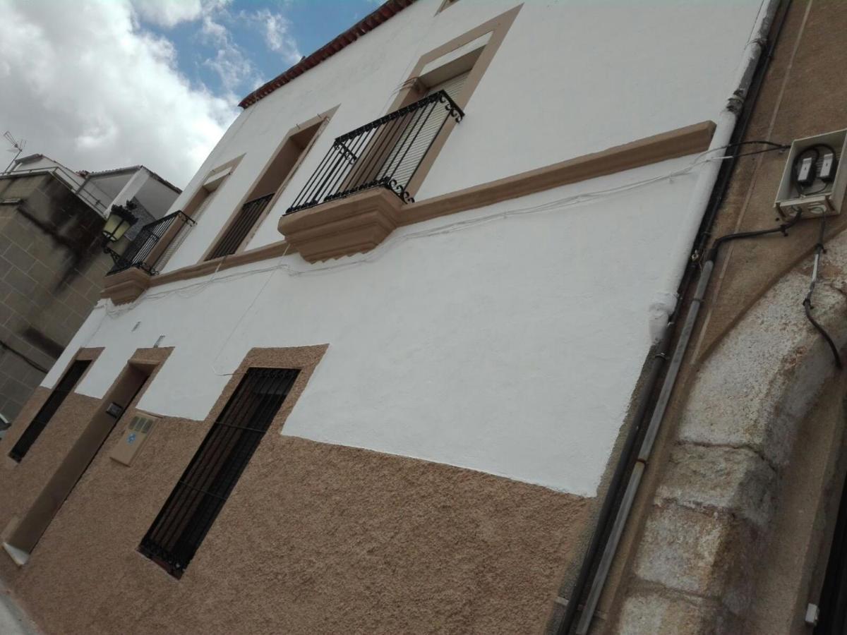 Apartamento Turistico Muralla De Caceres Exterior photo