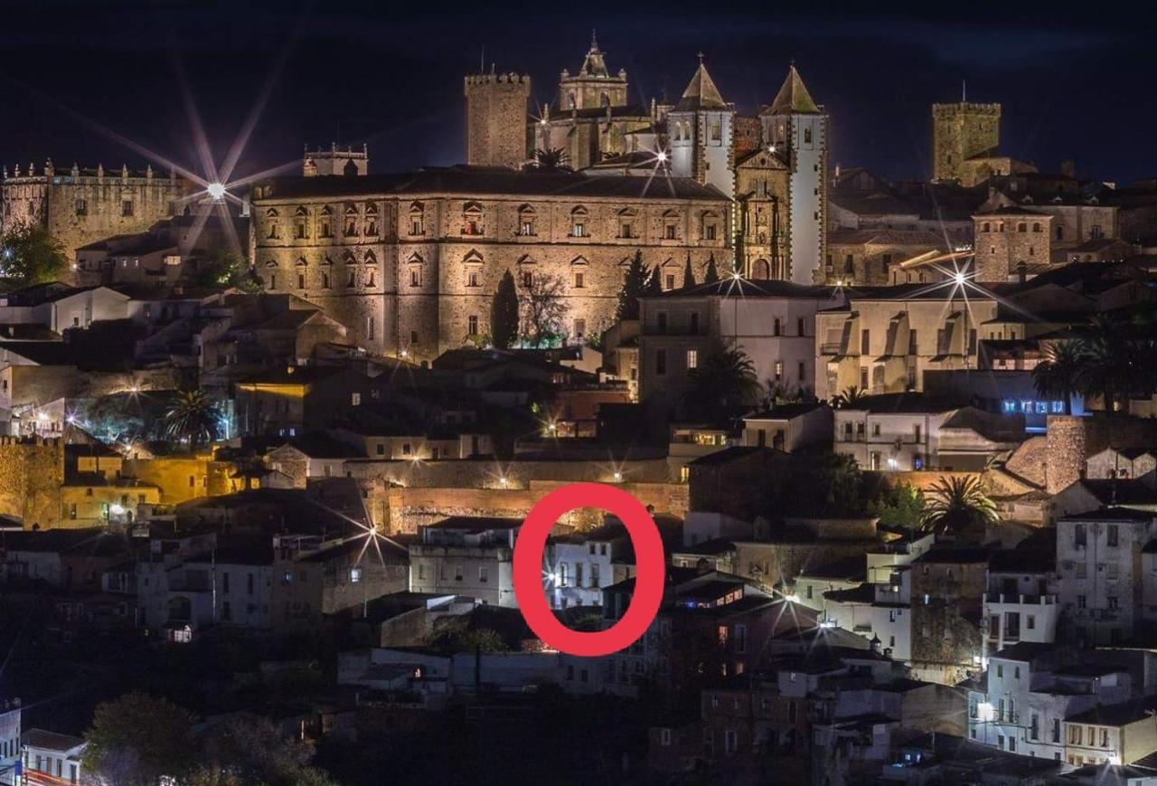 Apartamento Turistico Muralla De Caceres Exterior photo